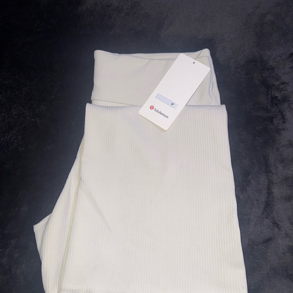 Lululemon White High-Waisted Leggings